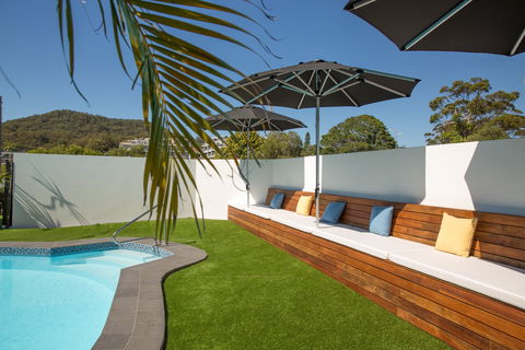 Hotel Nelson - Sunshine Coast Guide 1