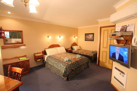 Swansea Cottages - Sunshine Coast Guide 2