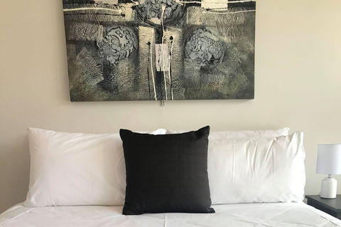 Guiding Star Hotel - Sunshine Coast Guide 2