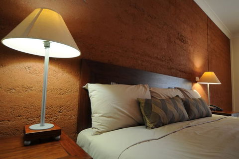 Gidgee Inn - Sunshine Coast Guide 2