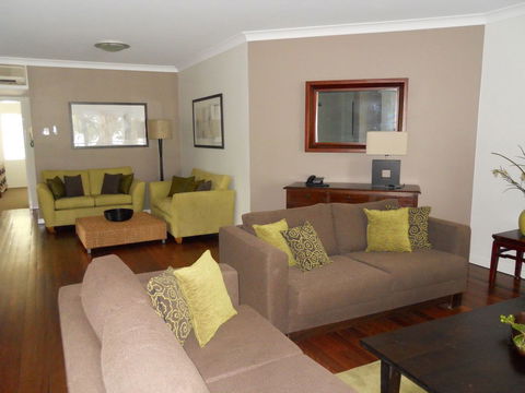 BeachView Apartments At Villa Paradiso - Sunshine Coast Guide 2