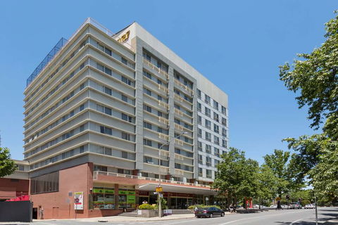 Nesuto Canberra Apartment Hotel - Sunshine Coast Guide 0
