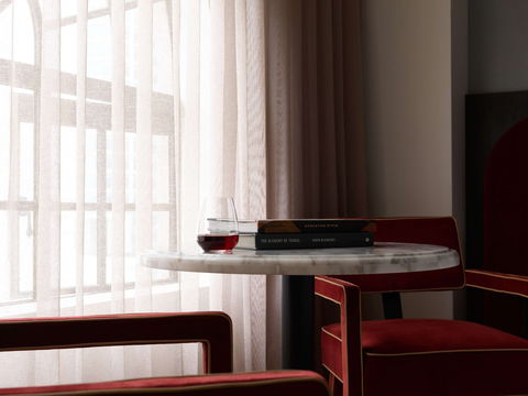 Hotel Morris Sydney - Sunshine Coast Guide 2