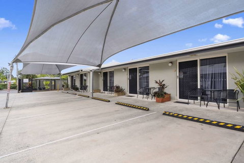Caboolture Central Motor Inn, SureStay Collection - Sunshine Coast Guide 3