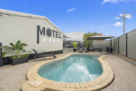 Caboolture Central Motor Inn, SureStay Collection - Sunshine Coast Guide 15