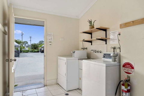 Caboolture Central Motor Inn, SureStay Collection - Sunshine Coast Guide 17