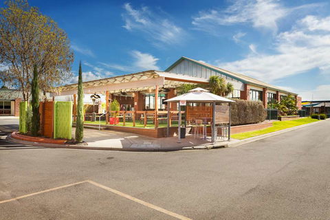 All Seasons Bendigo - Sunshine Coast Guide 2