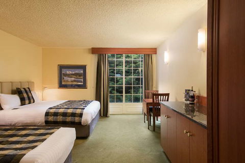 Country Club Tasmania - Sunshine Coast Guide 5