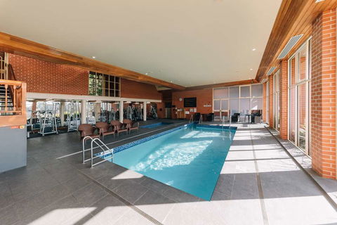 Country Club Tasmania - Sunshine Coast Guide 10
