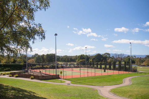 Country Club Tasmania - Sunshine Coast Guide 11