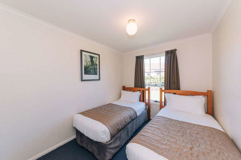Country Club Villas - Sunshine Coast Guide 9