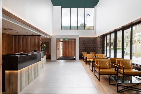 Hotel Verge Launceston - Sunshine Coast Guide 1