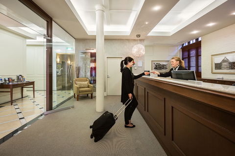 Launceston Central Apartments - Sunshine Coast Guide 1