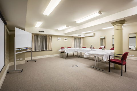 Launceston Central Apartments - Sunshine Coast Guide 3