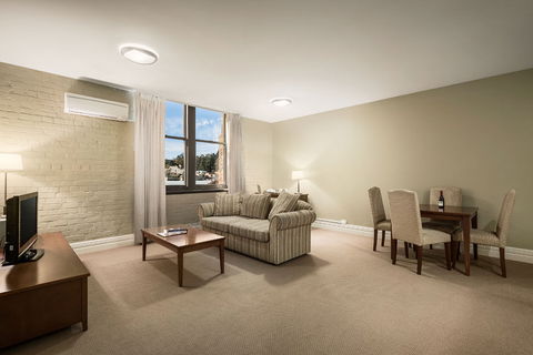 Launceston Central Apartments - Sunshine Coast Guide 4
