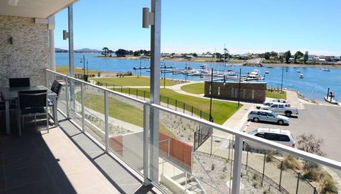 York Cove - Sunshine Coast Guide 4