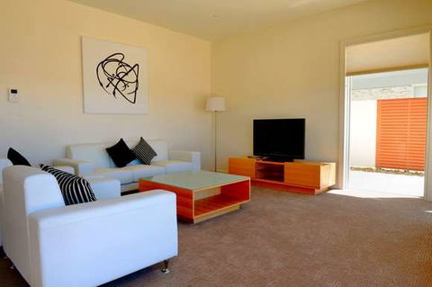 York Cove - Sunshine Coast Guide 6