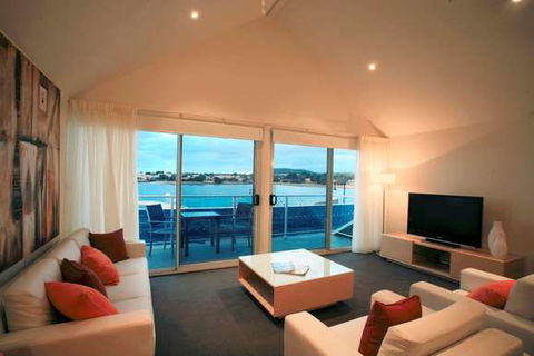 York Cove - Sunshine Coast Guide 8