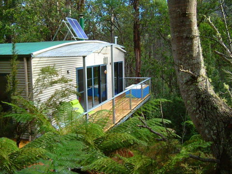 Huon Bush Retreats - Sunshine Coast Guide 0