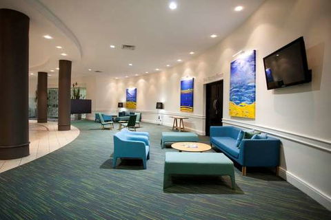 Mantra Mooloolaba Beach - Sunshine Coast Guide 2
