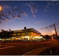 Isa Hotel - Sunshine Coast Guide