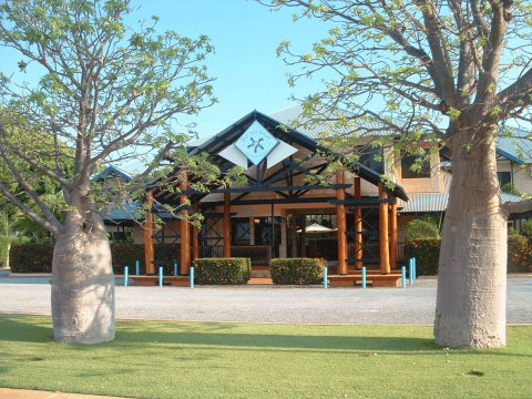 Blue Seas Resort - Sunshine Coast Guide 1