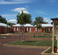 Ross Motel  Caravan Park - Sunshine Coast Guide