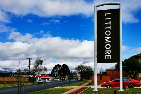 Governor Macquarie Motor Inn - Sunshine Coast Guide 0