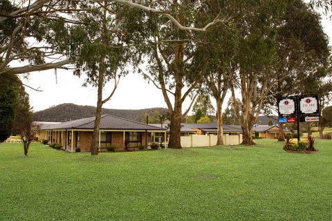 Zig Zag Motel - Sunshine Coast Guide 0