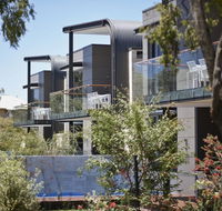 Aqua Resort - Sunshine Coast Guide