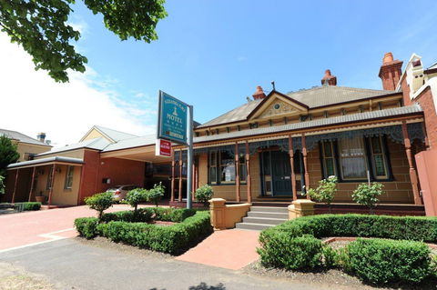 Alexandra Place - Sunshine Coast Guide 0