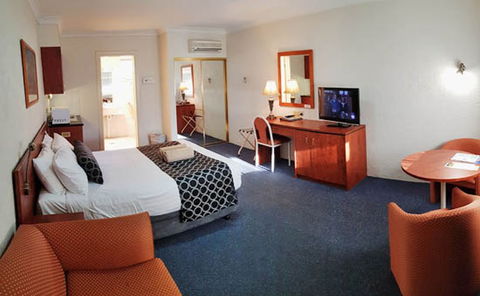 Amber Court Motor Inn - Sunshine Coast Guide 1