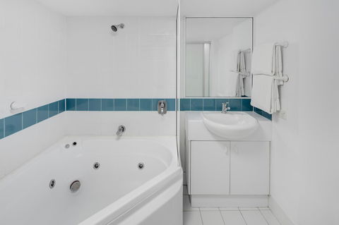 Adina Serviced Apartments Canberra James Court - Sunshine Coast Guide 8