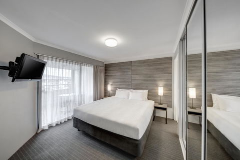 Adina Serviced Apartments Canberra James Court - Sunshine Coast Guide 11