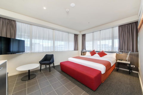 Abode Woden - Sunshine Coast Guide 24