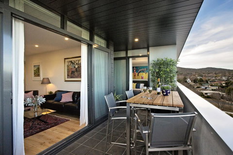 Greenwich Apartment - Sunshine Coast Guide 0