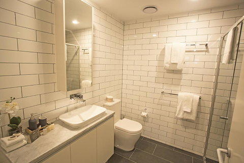 Greenwich Apartment - Sunshine Coast Guide 6