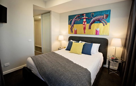 Greenwich Apartment - Sunshine Coast Guide 5