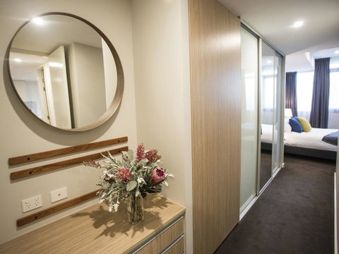 Greenwich Apartment - Sunshine Coast Guide 4
