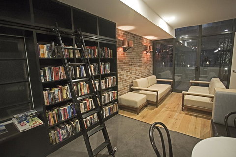 Greenwich Apartment - Sunshine Coast Guide 13