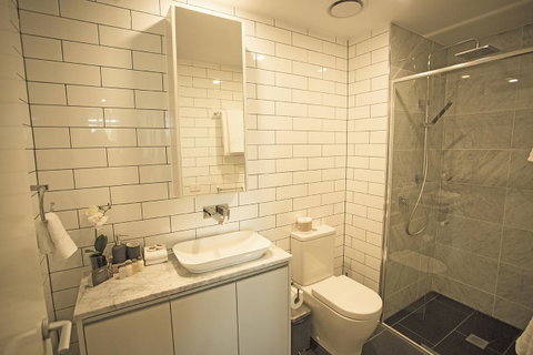 Greenwich Apartment - Sunshine Coast Guide 9
