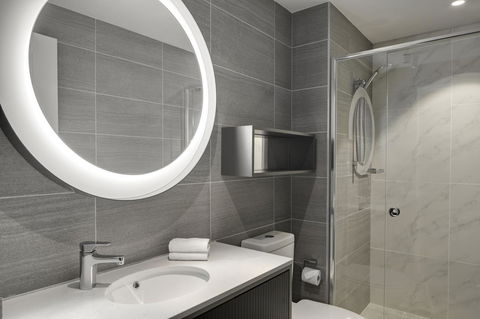Hotel Kurrajong Canberra - Sunshine Coast Guide 42