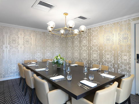 Hotel Kurrajong Canberra - Sunshine Coast Guide 30