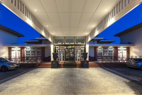 Hotel Kurrajong Canberra - Sunshine Coast Guide 25