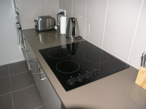 Kesh At Hudson Square - Sunshine Coast Guide 25