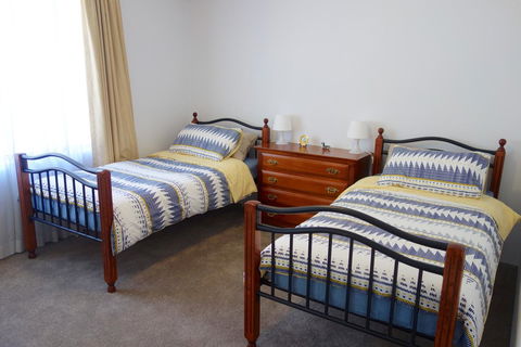 Kingston Comfy Apartment - Sunshine Coast Guide 2