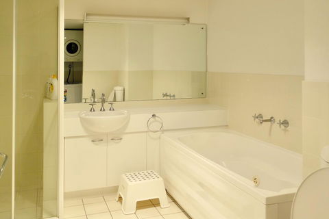 Kingston Comfy Apartment - Sunshine Coast Guide 7