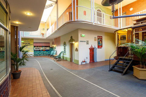 Quality Hotel Dickson - Sunshine Coast Guide 12