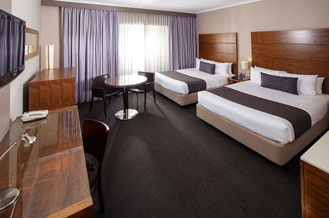 Quality Hotel Dickson - Sunshine Coast Guide 0