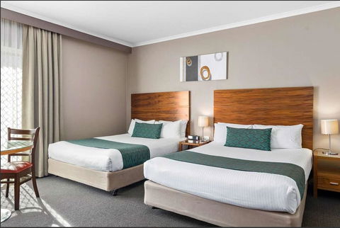 Quality Hotel Dickson - Sunshine Coast Guide 1